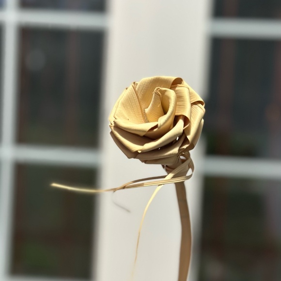 Handcrafted Dried Sweetgrass Roses - Picture 5 of 11